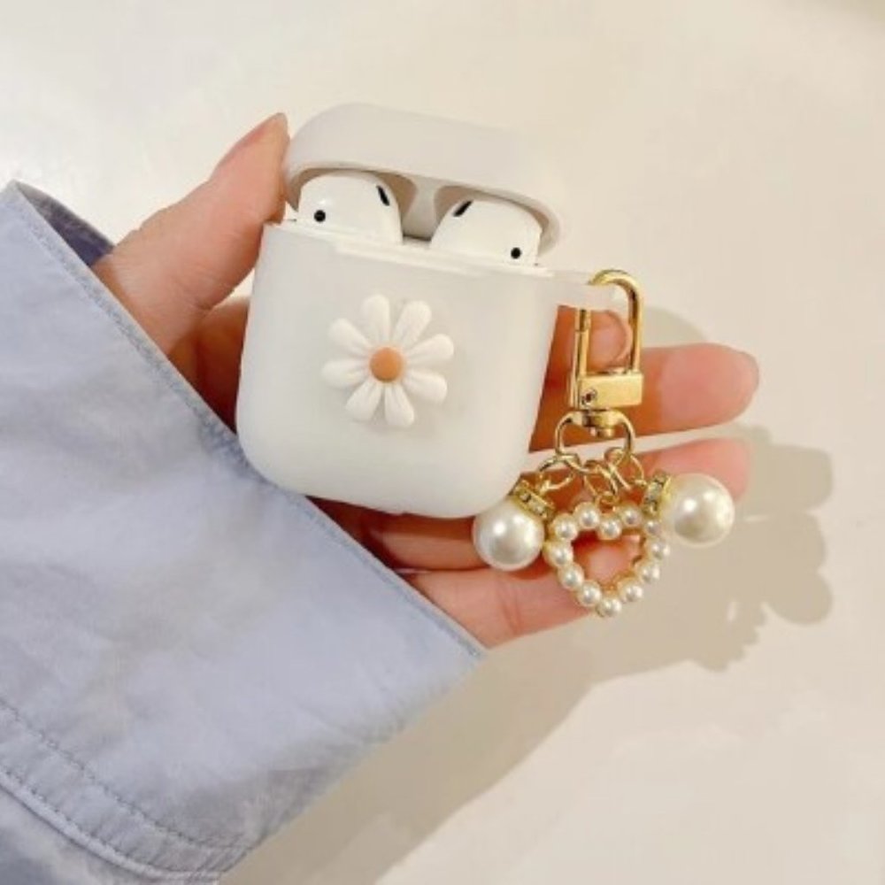 Daisyโ Pattern AirPods Case